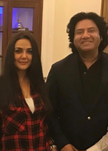 g7_vikashverma's tweet photo. Congratulations and best wishes to @realpreityzinta and Gene, as you start the wonderful journey of Parenthood! All my blessings to baby Jai &amp; Gia! Welcome to this world! God Bless. 🎊🎉💐💐💐💐💐

#PreityZinta https://t.co/6cx6B4eLqo