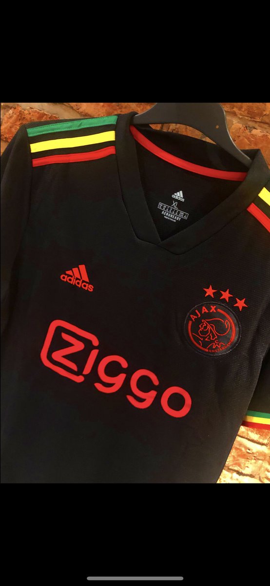 Bruno_18_F's tweet photo. Loving the Bob Marley tribute @AFCAjax shirt ✌🏼❤️ https://t.co/iHEdjYFkZi