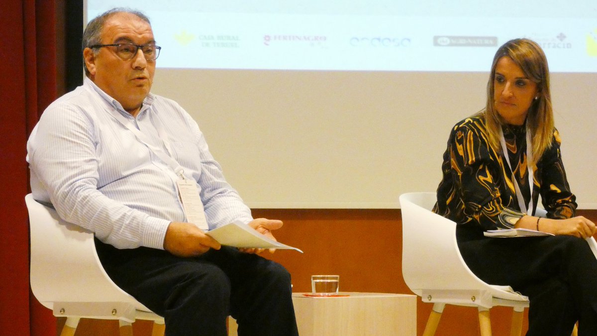 Mesa redonda "La economía circular y la #FP": Eloy Mayo (#CPIFPSanBlas), MariJose Barriola (<a href="/tknika/">Tknika</a>) y Lui Orús (#CENIFER). Modera Toni Martínez, Dtor Gral Innovación y FP (<a href="/tonimartinez24/">Toni Martínez Ramos</a> <a href="/fp_aragon/">FP Aragón</a>)
#EconomíaCircular <a href="/GobAragon/">Gobierno de Aragón</a> <a href="/educaciongob/">Ministerio de Educación, FP y Deportes</a> <a href="/mitecogob/">Transición Ecológica y Reto Demográfico</a> <a href="/EU_Commission/">European Commission</a>