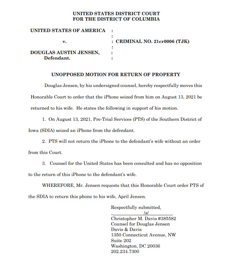 A judge has ordered pretrial services to return the cell phone Douglas Jensen used to violate his release conditions (by watching the My Pillow guy's election fraud conspiracy symposium). It was his wife's, and she unlocked it for him before leaving that day. https://t.co/VXXlQD8K9o