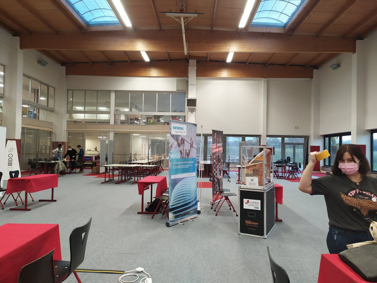 MHBronner's tweet photo. #AutomneNumerique à Supelec Metz Installation des stands par @feminaTech et les divers intervenants. #WorkInProgress https://t.co/RcI7e2bb1t