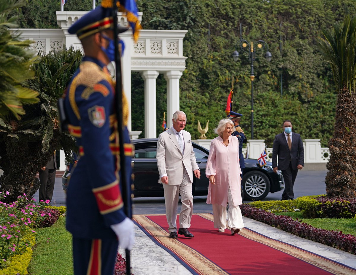 ClarenceHouse's tweet photo. A delightful welcome from The President and First Lady of Egypt at Al-Athadia Palace. https://t.co/HEI6Vcume7