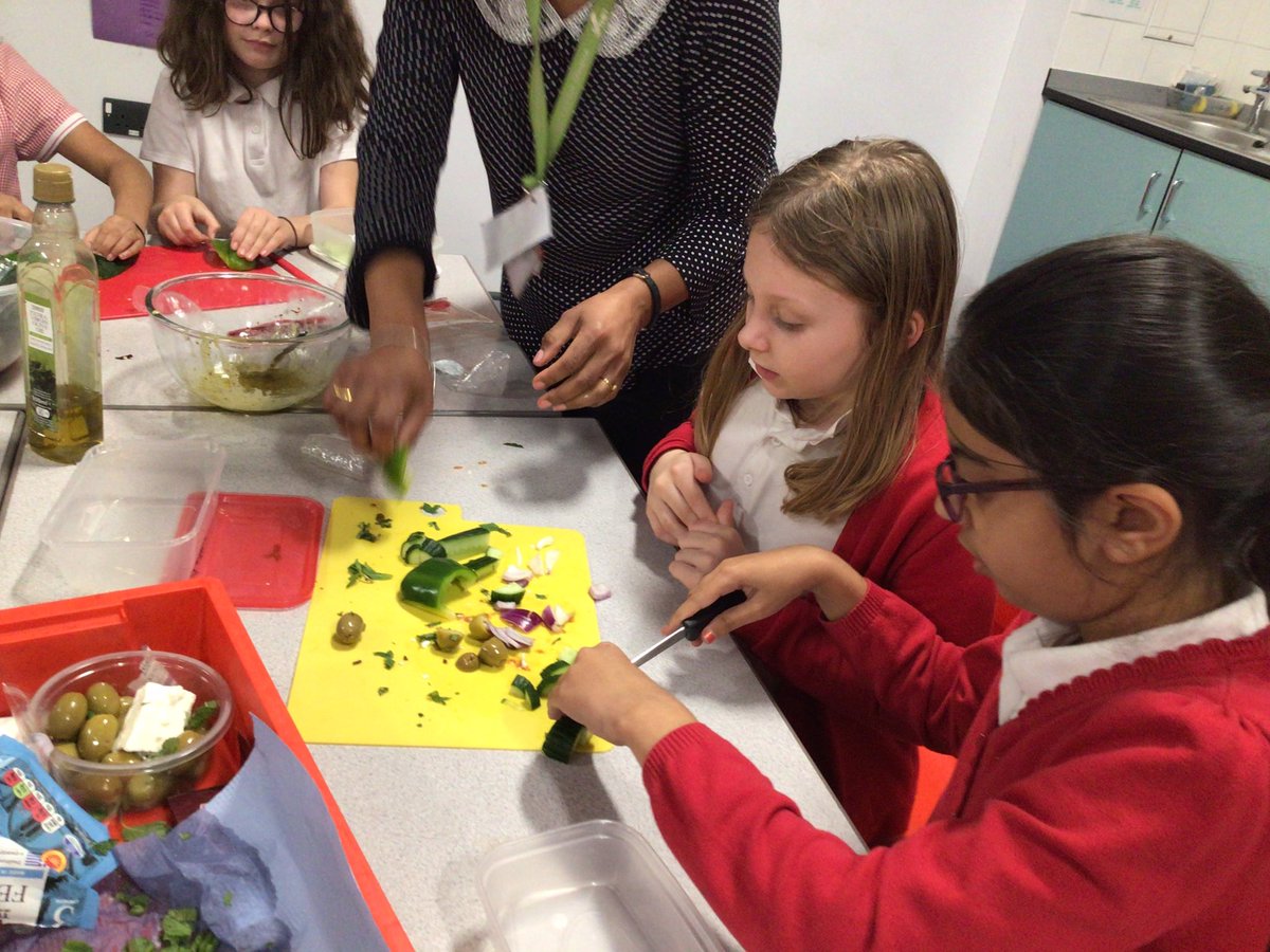 mrsbhavsarKMPA's tweet photo. Bringing some sunshine into our classroom in the way of a Greek salad! #enrichinglearning #lifeskills #healthyandtasty https://t.co/GgT5n79bnM