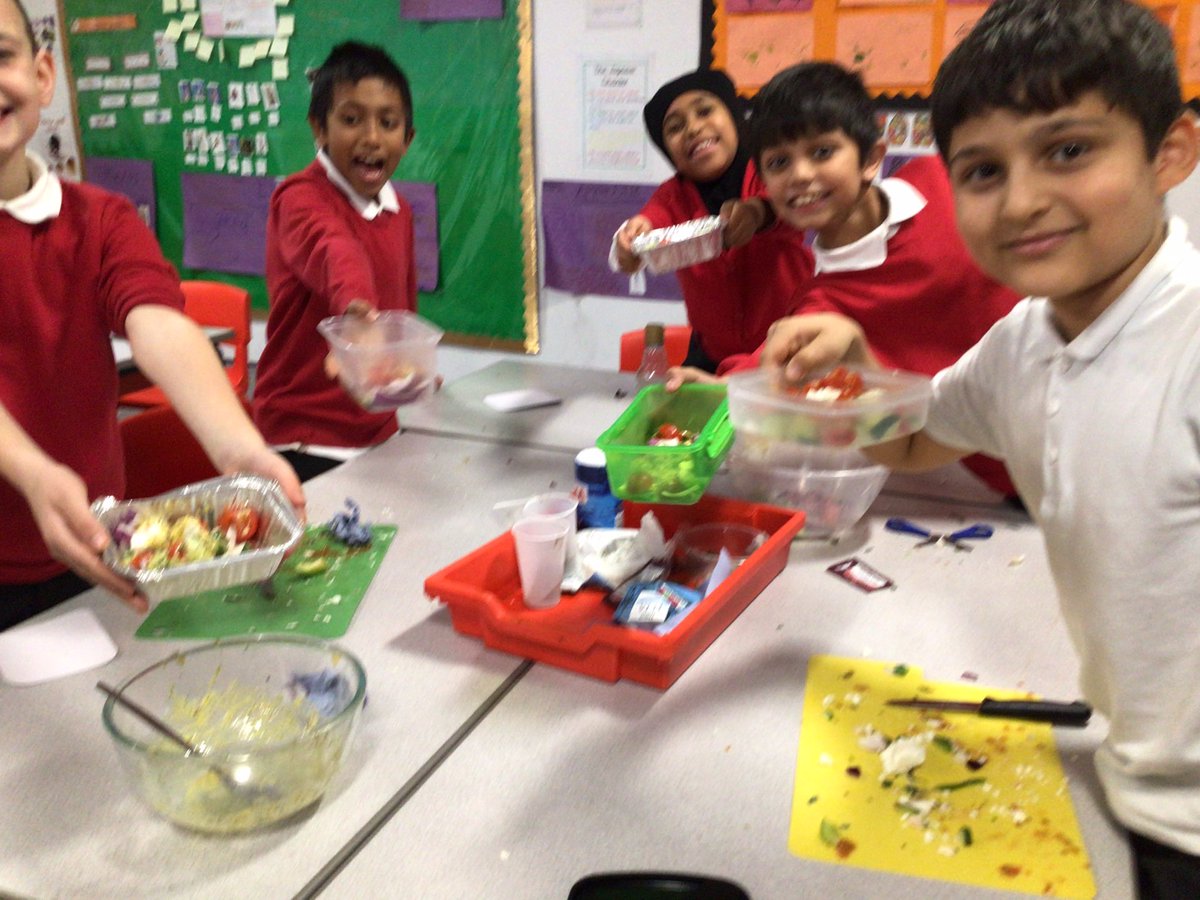 mrsbhavsarKMPA's tweet photo. Bringing some sunshine into our classroom in the way of a Greek salad! #enrichinglearning #lifeskills #healthyandtasty https://t.co/GgT5n79bnM