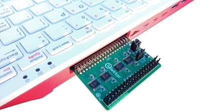 MakeMagazineNL's tweet photo. Buffer Board for Raspberry Pi 400 👩‍💻 An Elektor Labs Project By TonGiesberts 
➡️28 buffered GPIOs (including GPIO0 and 1)  using bi-directional voltage translators. Module for the 40-pin GPIO header in the back https://t.co/3scMBST7xC  
#rpi #raspberrypi #voltage #electronics https://t.co/kQ9c06Eq3L