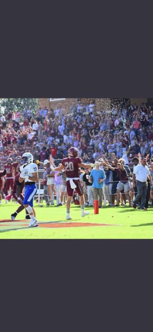 hoffman_jalen's tweet photo. After a great conversation with @LindellStone, I am excited to announce that I have received my first offer from Hampden-Sydney College! @LakeBraddockFB @mdoc376 @GSD_CULLEN @iCoachMurph https://t.co/gVUc8ZtTZa