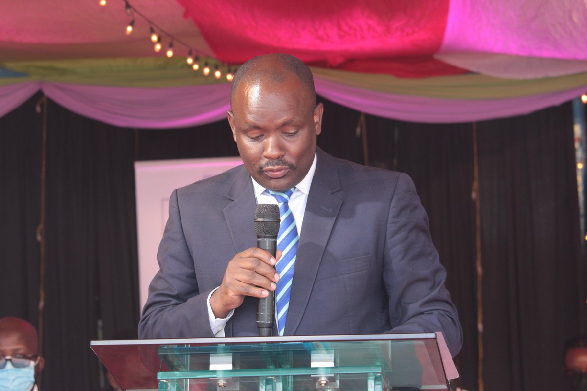 KENIAupdates's tweet photo. The CEO @tomwansa earlier today officially opened the @jkuattechexpo at @DiscoverJKUAT. He challenged the institution to be the primary consumers of the innovations exhibited, and to introduce Intellectual Property management as a common unit. #KIW2021 #EnablingInnovation https://t.co/9aW2sLgrNa
