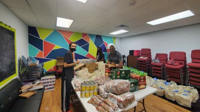 rockwallfbc's tweet photo. Our team is ready to serve on Saturday! These bags of groceries are going to uplift our neighbors for Thanksgiving. There are only ten spots left for our Thanksgiving Outreach. Sign up here > https://t.co/lK0wdP3Vys https://t.co/rXNcgKgBrO