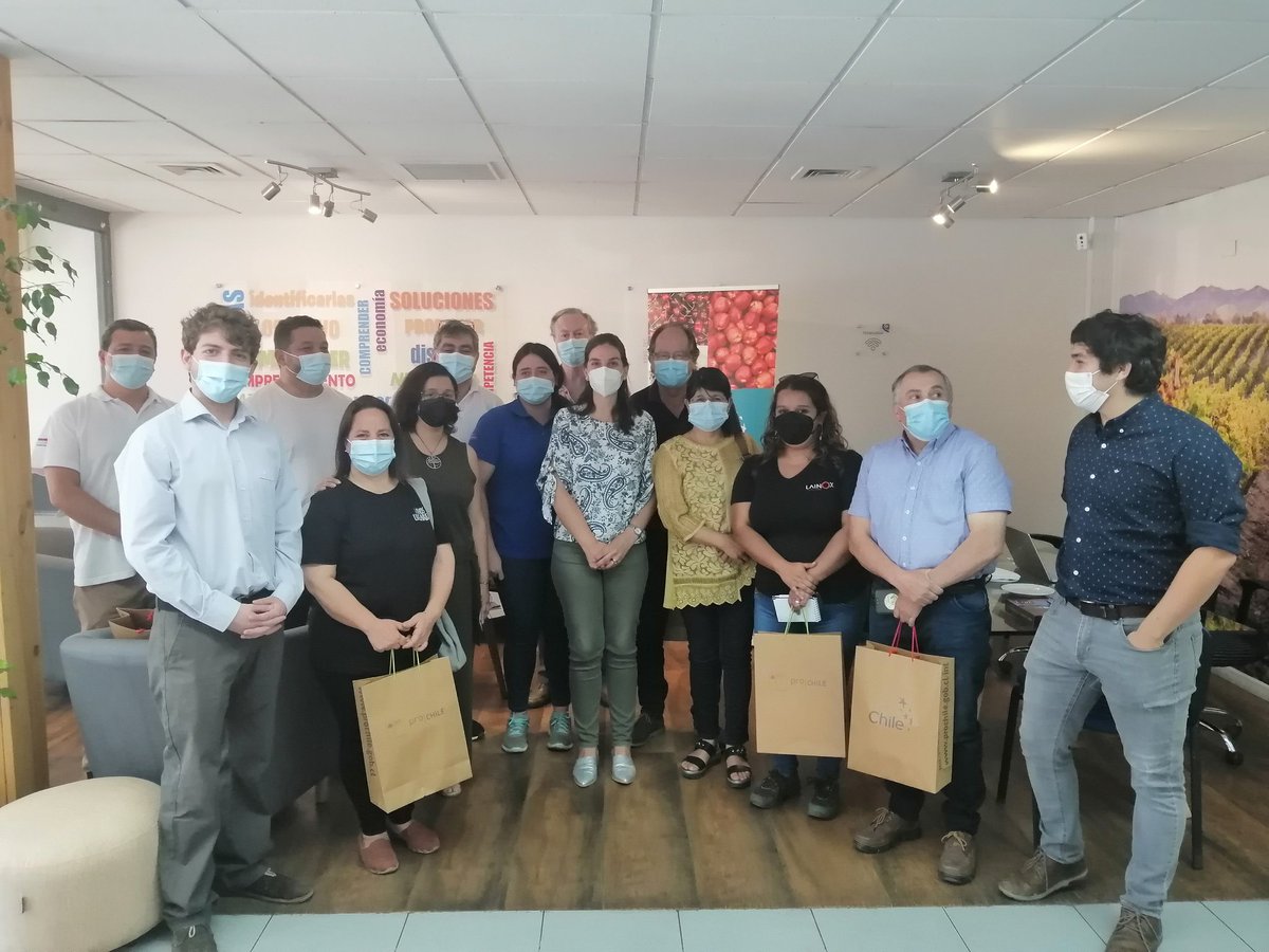 ProChile_Oh's tweet photo. Gran taller realizado entre @ProChile_Oh, @OhigginsAsech y el @CdnSanta sobre cómo exportar paso a paso y las #pymes de #Colchagua.
Es difícil exportar?
No, pero requiere compromiso, inversión, motivación y esfuerzo! 💪🌎✈️🇨🇱 https://t.co/WPBmXFe6pO