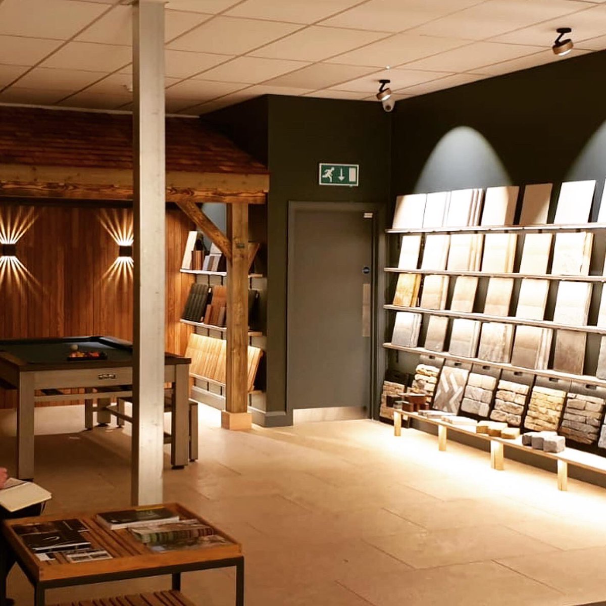 What a fabulous project to work on at @thegreendhub 👌🏻- a communal workspace for companies within the home and garden industry.

#lightingdesign #lighting #lightart #homeandgarden #lightinginspiration #lightinginspo #workspace #communalworkspace #londonoffice #london #officespace