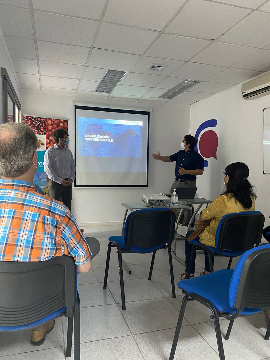 ProChile_Oh's tweet photo. Gran taller realizado entre @ProChile_Oh, @OhigginsAsech y el @CdnSanta sobre cómo exportar paso a paso y las #pymes de #Colchagua.
Es difícil exportar?
No, pero requiere compromiso, inversión, motivación y esfuerzo! 💪🌎✈️🇨🇱 https://t.co/WPBmXFe6pO