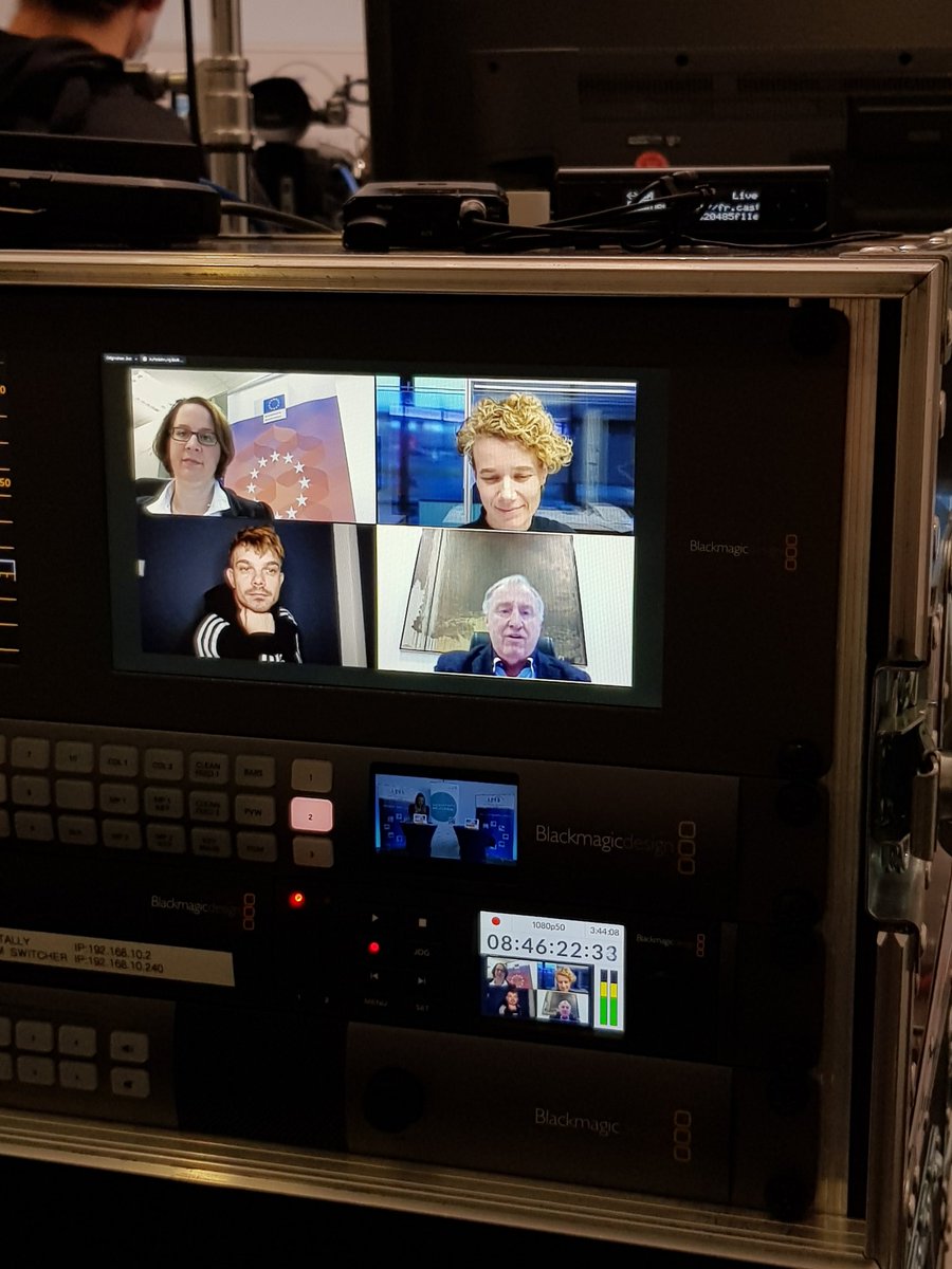 Abschluss der heutigen Veranstaltung: Eine informative Podiumsdiskussion, der sich auch Karl-Heinz Lambertz (<a href="/KH_Lambertz/">Karl-Heinz Lambertz</a>) angeschlossen hat und die sich unter anderem mit der Frage beschäftigt, wie die EU regulierend eingreifen kann #desinformation