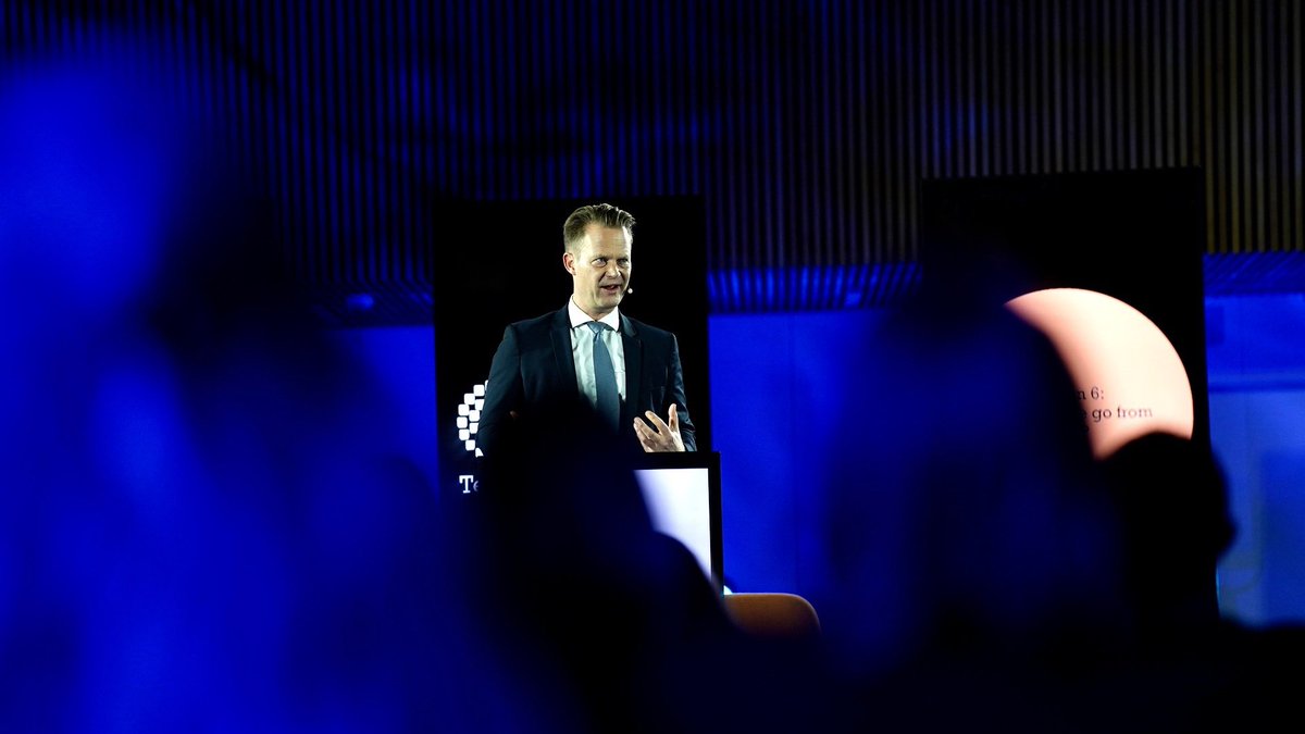 JeppeKofod's tweet photo. Proud to host the important #techfordemocracy conference in Copenhagen on how to make technology work for democracy and human rights w/ @udviklingsmin. Urgent to find joint solutions and new partnerships with states, tech-companies and civil society. #techplomacy #dkpol https://t.co/yaTwLE5a4P