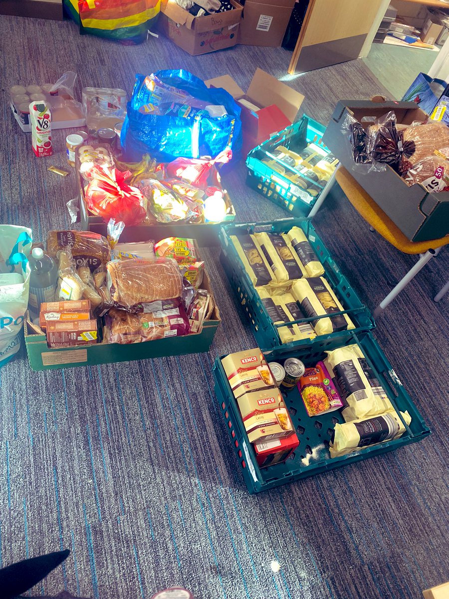 LHSRtoL's tweet photo. It really is Incredible the work @FareShareUK do! Loads of food helping to fuel our pupils and their families! https://t.co/2cDplVyGlV