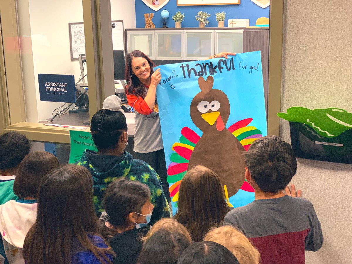 #ThankfulThursday @ Brookside Elementary!! Mrs. Ramirez’ class brought me a beautiful “THANK YOU” note!! <a href="/EbonBrown/">Ebon Brown, Ed.D</a> <a href="/mabarn/">Mathew Barnett</a> <a href="/mgriffin_bmt/">Michael Griffin</a> <a href="/Kakish/">Mays Kakish</a>