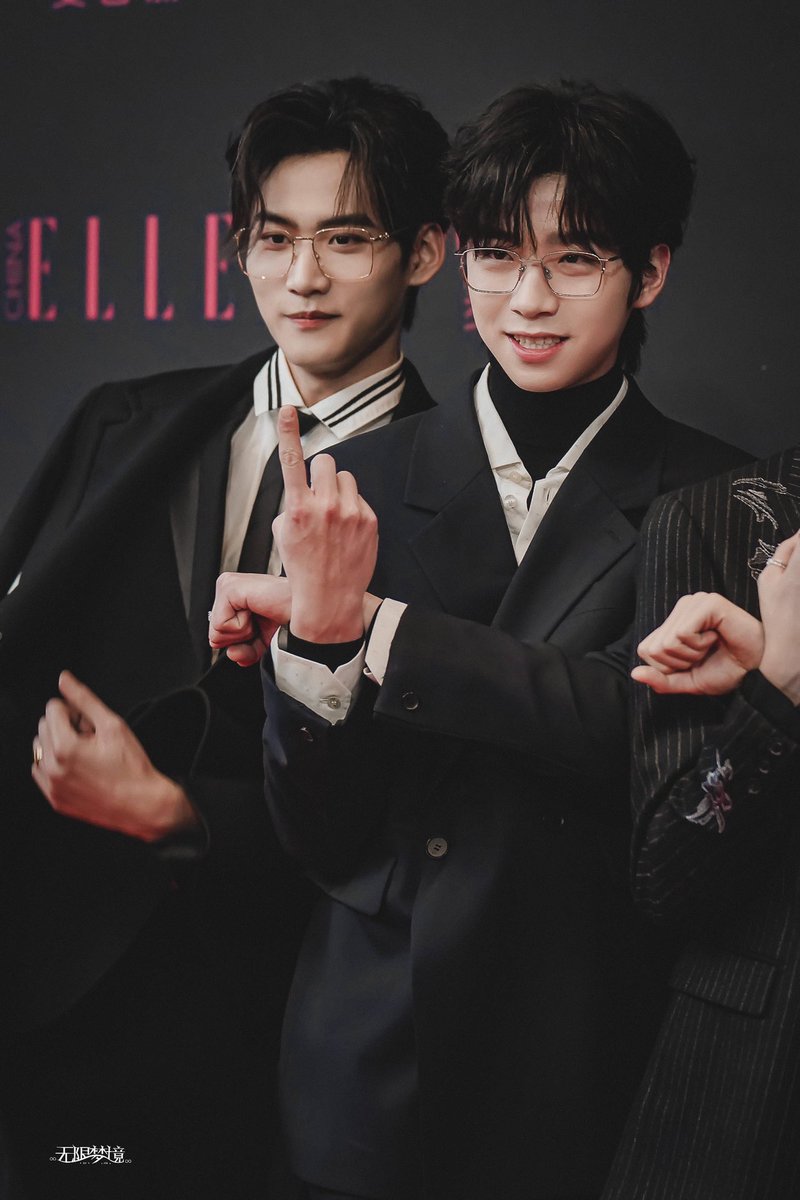 keyuanarchive's tweet photo. [211118] Elle Night📸

Cr. 无限梦境丨0517x0108

《#yzl #keyuan #โจวจาง #元周率 #zhouzhang》

#ZhouKeYu #周柯宇 
#ZhangJiayuan #张嘉元 https://t.co/o3Zh9OV7aj