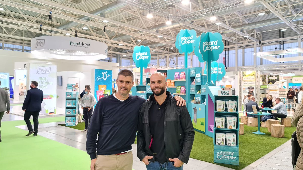 We attended the Zoomark international 2021 and had a great experience interacting with manufacturers and distributors.

It was awesome to have met and interacted with one of our distributors from Nigeria!

Looking forward to the next edition