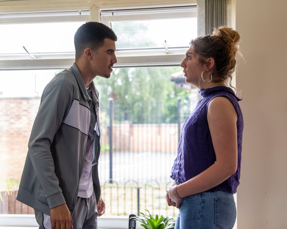 _hashtagng's tweet photo. Violent crime, criminal and sexual exploitation can be hard to talk about. 

But speaking up is the best option. Help and support is available in #Nottinghamshire visit https://t.co/Yl1xTESXoi for support, guidance and information.

#Chooselife #NG #Stopviolence https://t.co/79tuzqsQR3