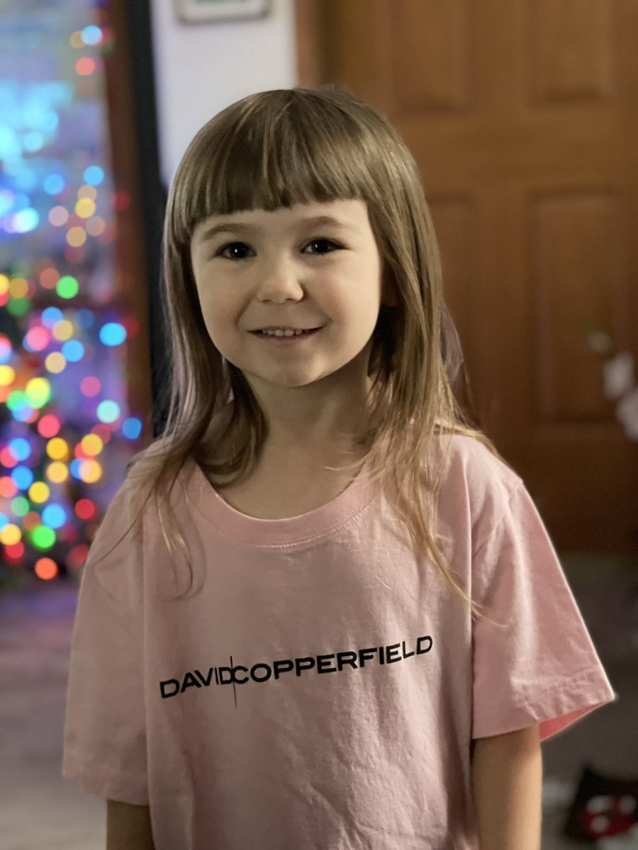KarateMagic's tweet photo. @D_Copperfield you have to teach them early. #magic #copperfieldcouple https://t.co/2SeJ4fg3qg