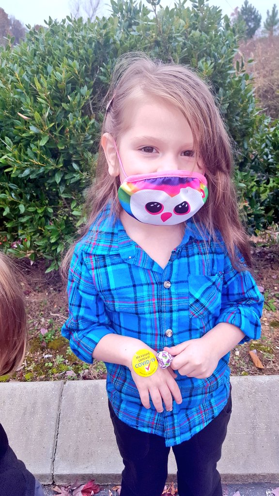 TiannaLS84's tweet photo. Alice (5) just got her covid shot! 🎉 https://t.co/RjPfcI1kP6