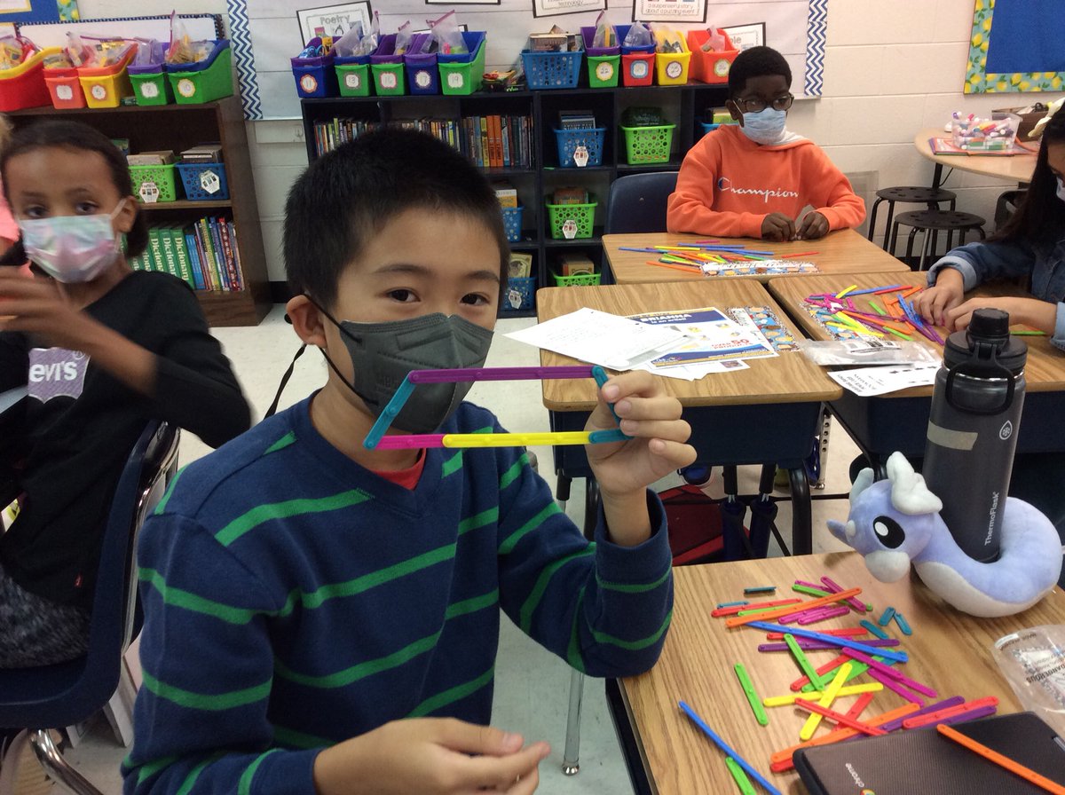 kmcdonaldsclass's tweet photo. Can you build a trapezoid? https://t.co/oKr01nieD2