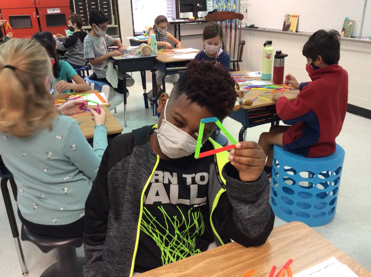 kmcdonaldsclass's tweet photo. Can you build a trapezoid? https://t.co/oKr01nieD2