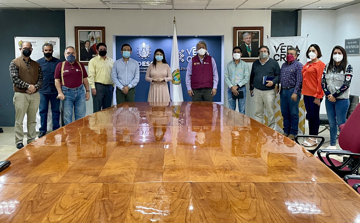 SoyGuillermoFS's tweet photo. Mi equipo de trabajo y un servidor nos reunimos con la titular de la #STPSyP, @DorhenyCayetano, con el fin de seguir sumando esfuerzos y acciones entre ambas dependencias, dentro del marco del Programa, #Proveer https://t.co/2MbuBRepux