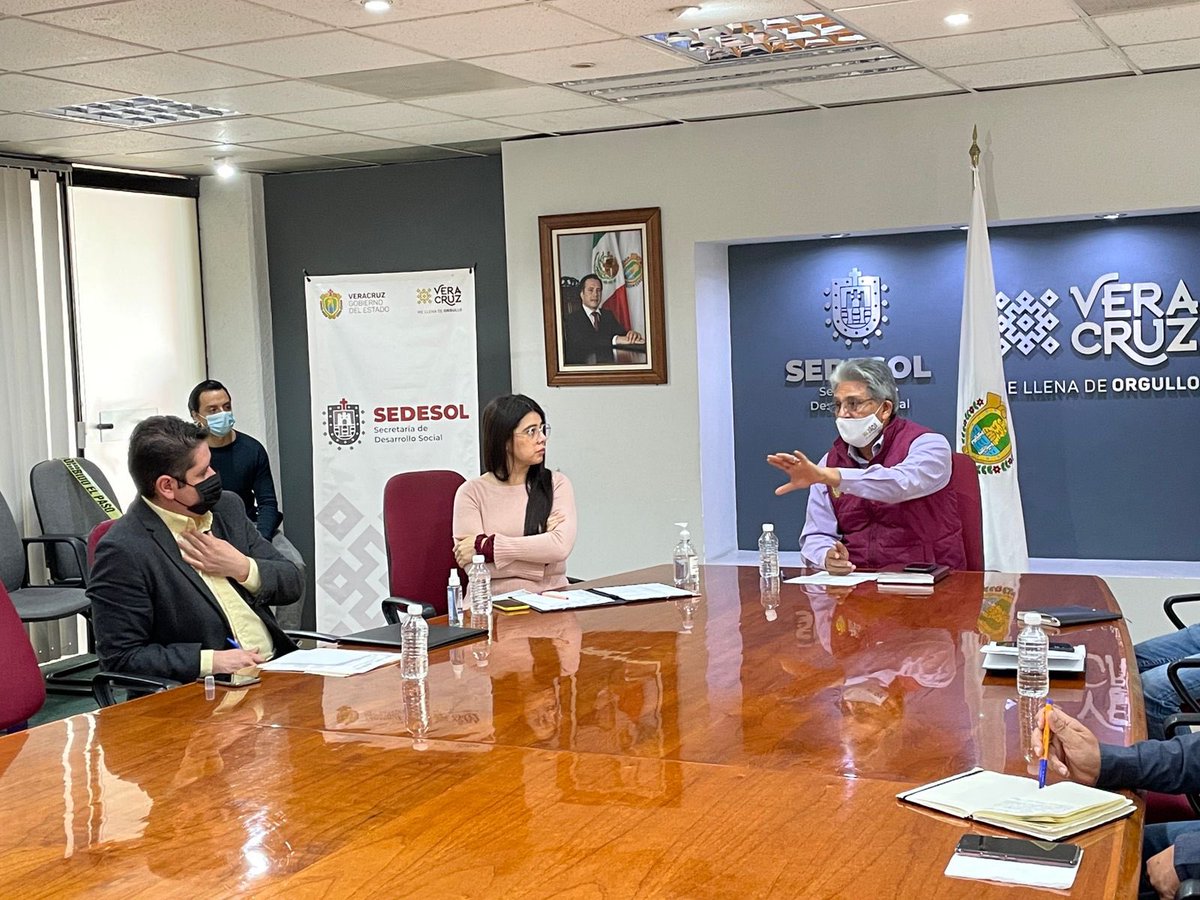 SoyGuillermoFS's tweet photo. Mi equipo de trabajo y un servidor nos reunimos con la titular de la #STPSyP, @DorhenyCayetano, con el fin de seguir sumando esfuerzos y acciones entre ambas dependencias, dentro del marco del Programa, #Proveer https://t.co/2MbuBRepux
