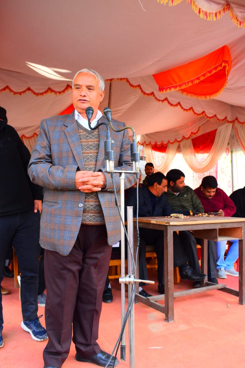 mlagulzar's tweet photo. Kunzar Tangmarg. https://t.co/AuV8KXEM1S