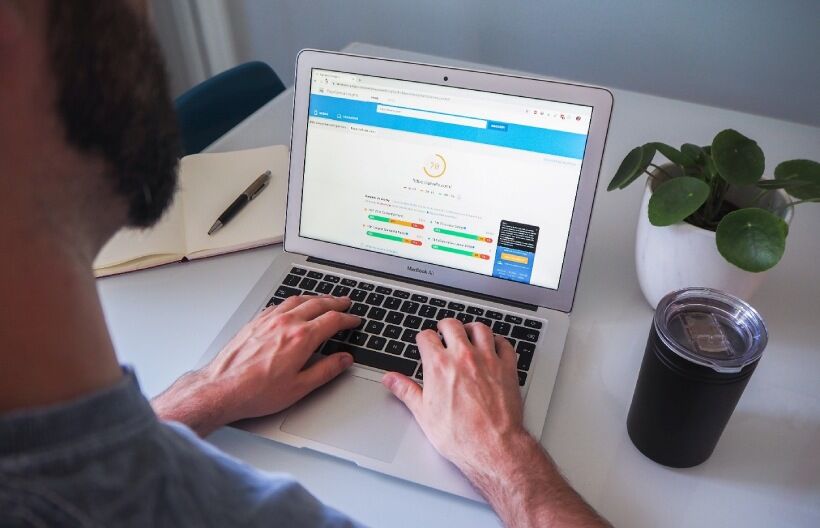 _TDMP's tweet photo. Google's latest version of PageSpeed Insights launched yesterday.

Key changes include:

⚙️ Better usability
💡 Clarity on field and lab data
📊 Better Core Web Vitals insights

Here's what you need to know and why it spells good news for website owners: https://t.co/uHlsmUMuOe https://t.co/cXStWkxXzL