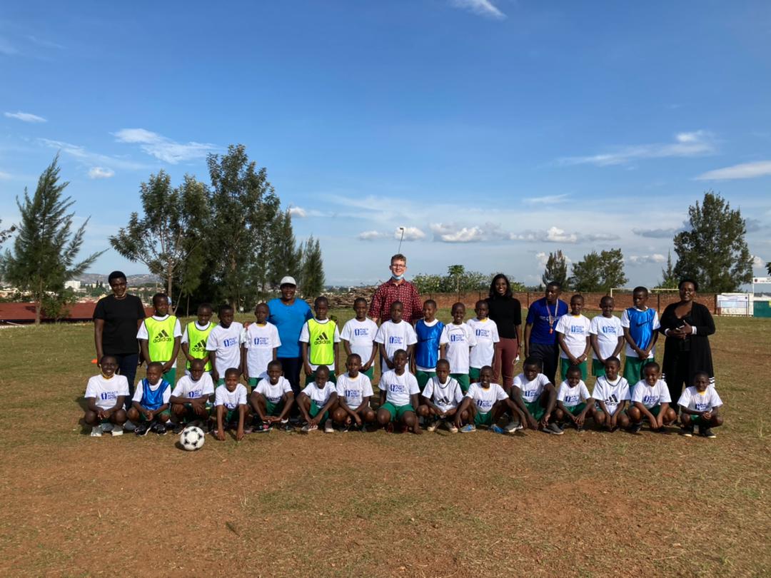 akwosrwanda's tweet photo. Today @akwosrwanda staff visited G.S St.Famille Teachers in @Nyarugenge to mentor them on use of the #MyCoachApp for the #PeacemakersProject &amp; participated in sports session with Pupils #RwOT @peaceandsport  @rwemarikafelie @unicefrw @InterpeaceTweet @Rwanda_Sport  @PerrinMortier https://t.co/0rb2schvct