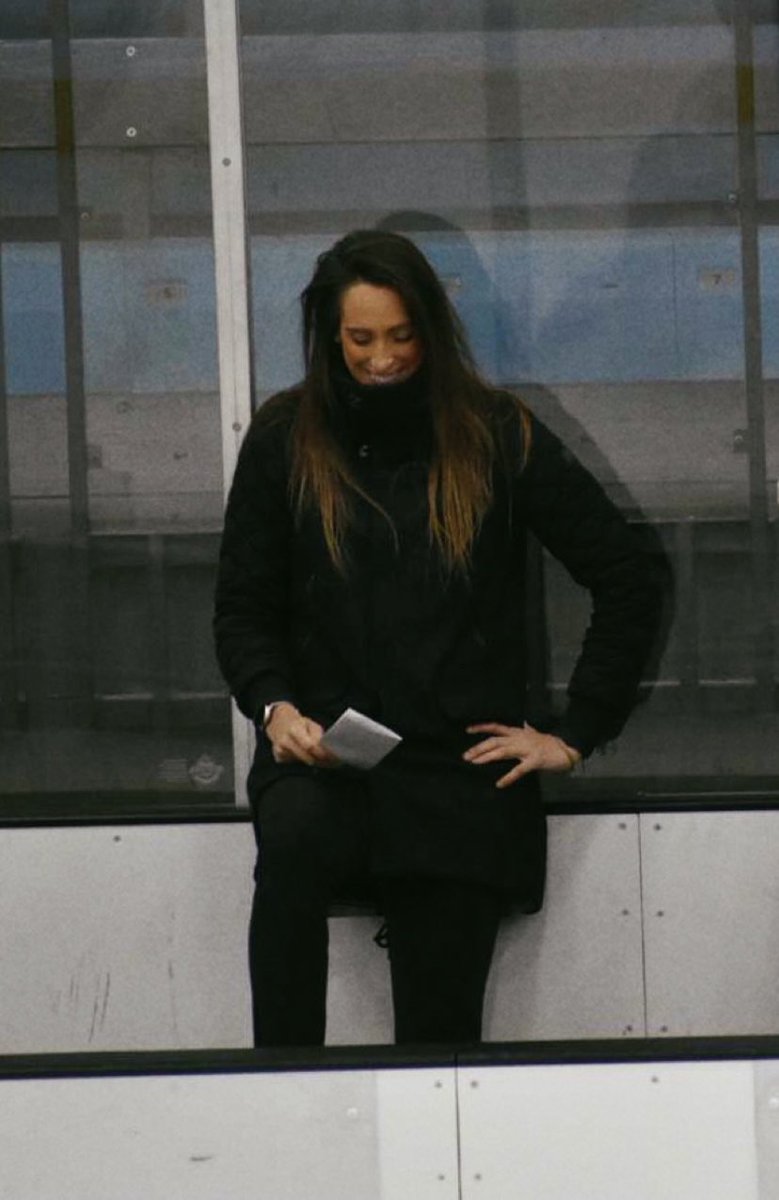 finlandiaWpuck's tweet photo. Meet our head coach Lindsay Macy. @mace20 Who hates being called Coach Macy Ma’am 
Karaoke song- Party in the USA
Celebrity crush- Mike Fisher
Biggest pet peeve- Slow people (Full speed)
Weirdest purchase- Apparently she doesn’t spend money
Favorite drill- My favorite https://t.co/6EFFAYVqmY