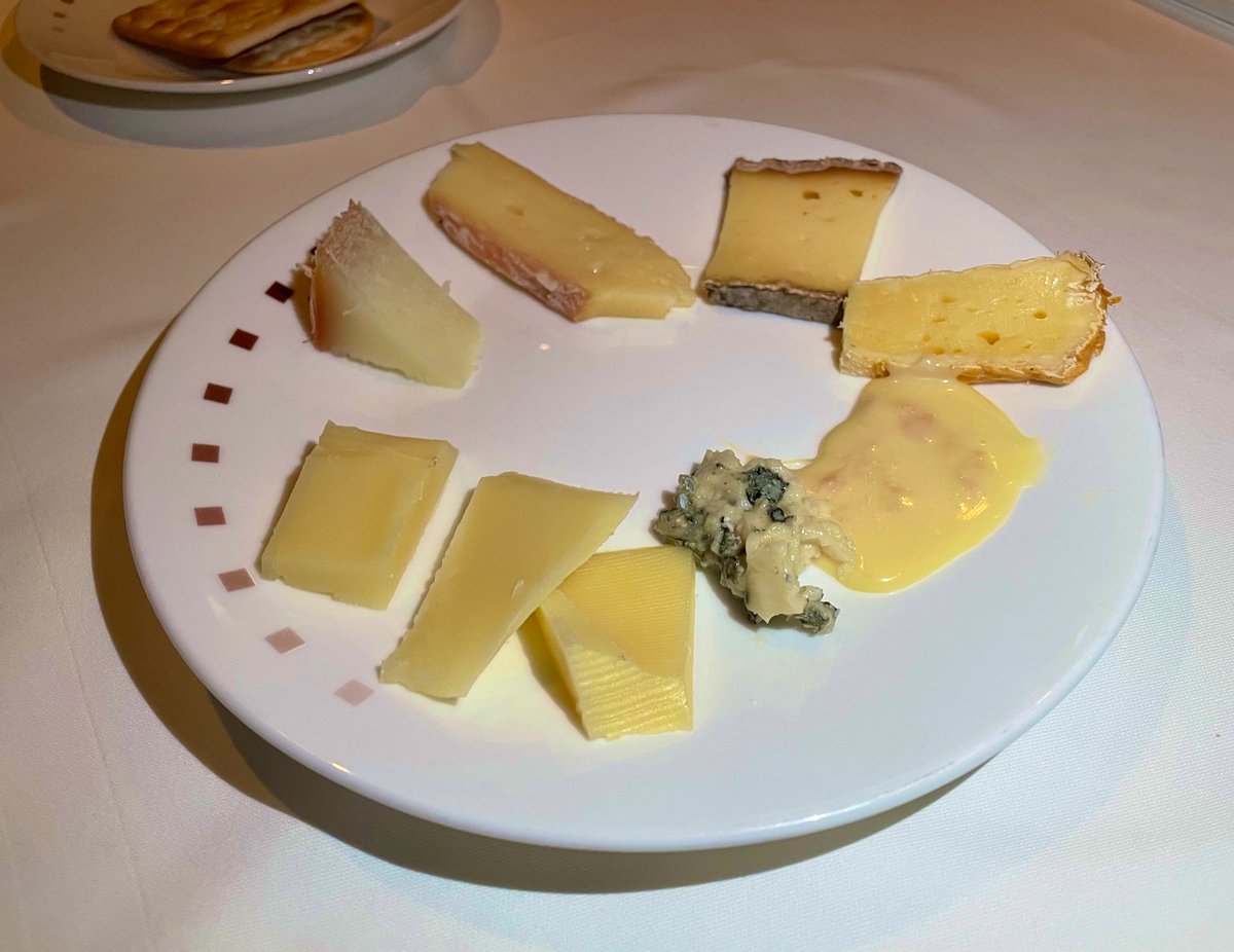 SashaEats's tweet photo. Cheese course 🧀 

#WonderReturns #CelebrityEquinox #travel #SashaSails #CruiseCelebrity #TravelAgain #CelebrityCruises #yum #SashaInTheABCs #SashaEats #food #CulinaryGlobetrotter #Murano https://t.co/JPAaUXZrnX