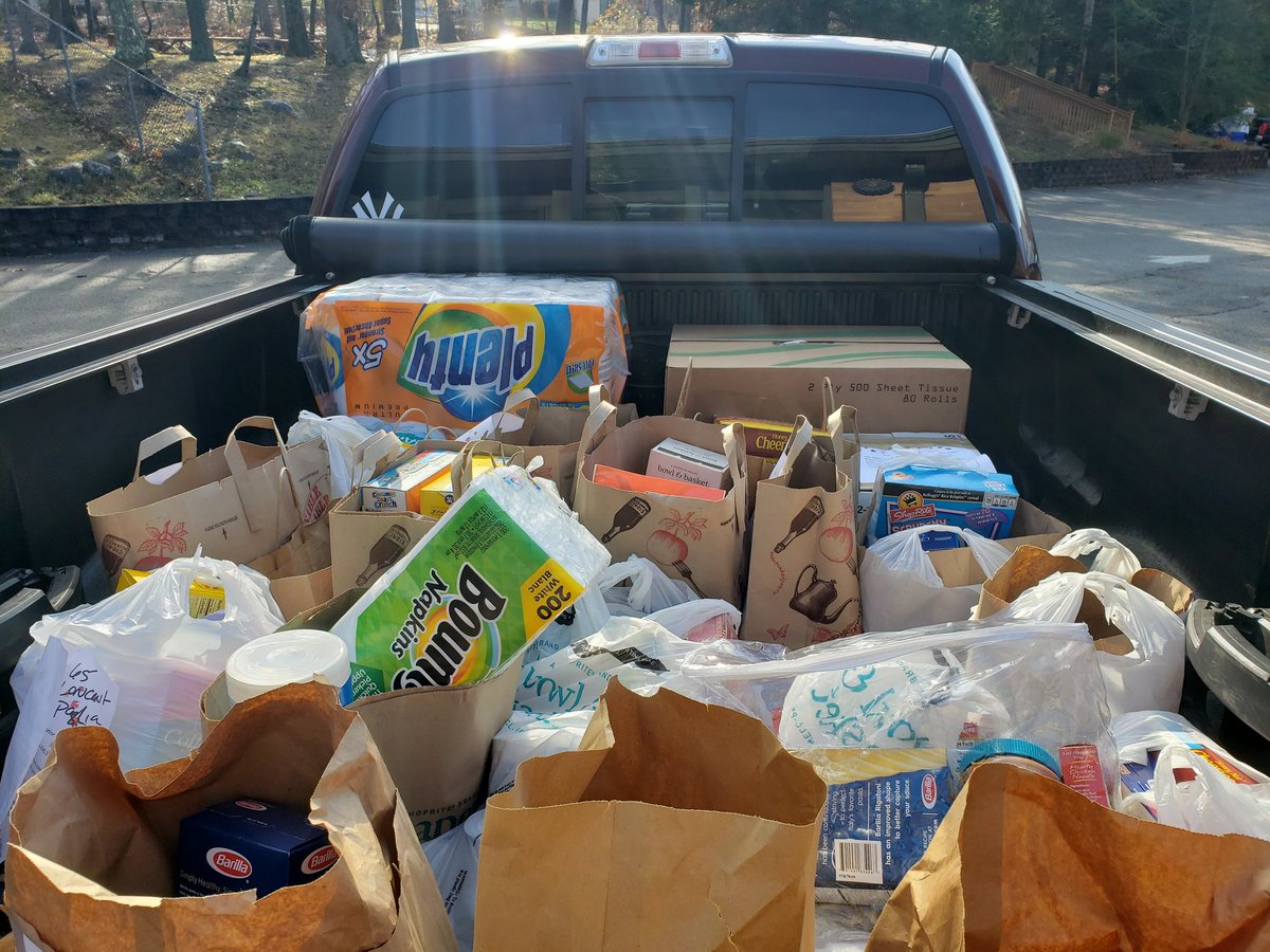 WMTHSPrincipal's tweet image. First truckload delivered to St. Joseph's Food Pantry.

@WestMilfordSupt 
@CharacterDotOrg