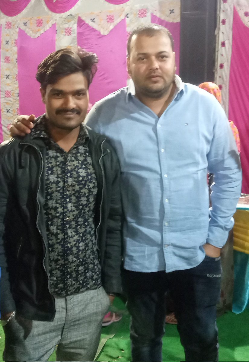 ARUNTANWAR7773's tweet photo. हवाओं में भी जिंदा रहेगी हमारे रणघोष की बिजलियां,
गले तक सिमट कर रह जाए, ऐसी हुँकार नहीं हमारी।।
Team of @JSherpur https://t.co/VnRTcs5Xi8