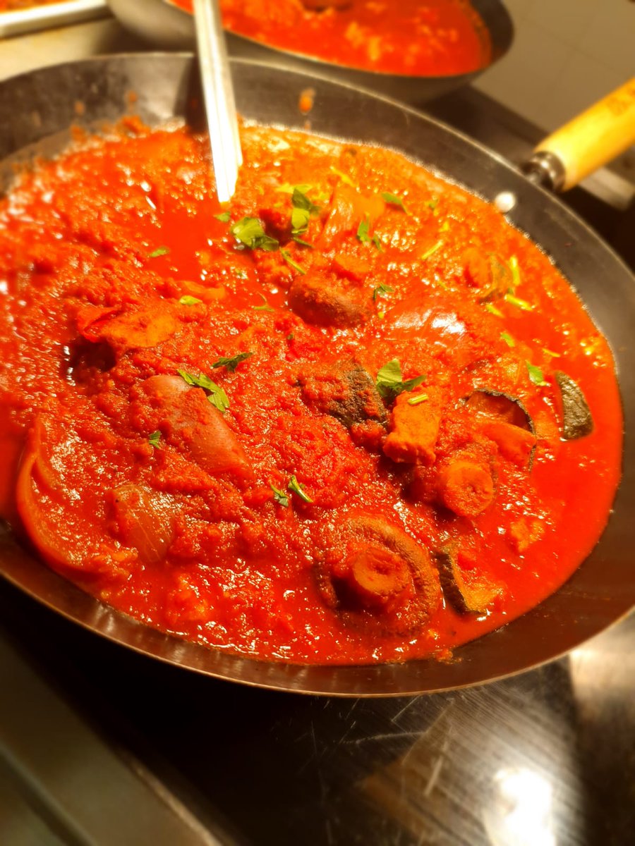 DCaterlink's tweet photo. Bombay Kitchen @SheffPark_Acad today @UltCaterlink @caterlink_ltd #Heat #bombaykitchen #foodie @MStreeting https://t.co/Knd8gdwrMV