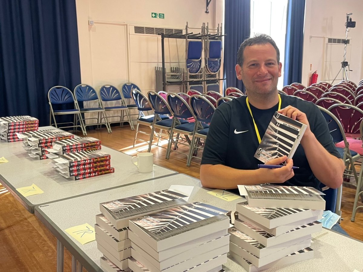 JHGSHW's tweet image. Great to have @DanFreedman99 in school today speaking to Years 7 and 8 and reading from his latest book, Unstoppable.