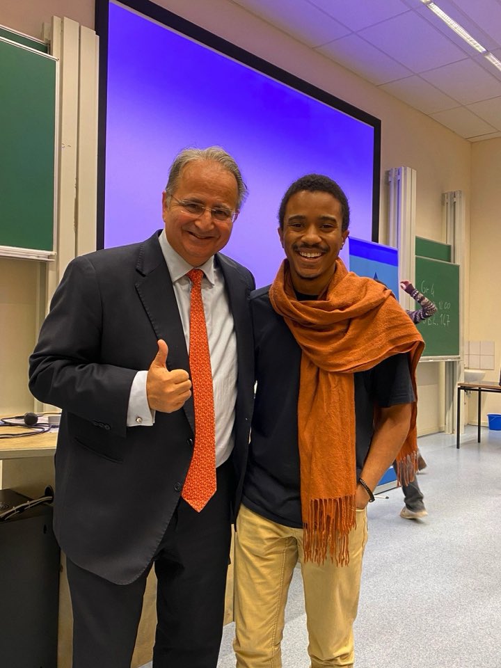 « L’ennemie n’est pas la technologie mais l’utilisation controversée de l’anonymat. » <a href="/Marc_Toledo_/">Marc Toledo</a> 

Quoiqu’il arrive, on n’arrête pas le progrès alors autant saisir la vague et s’atteler à trouver un équilibre pour tenir sur la planche.
#blockchain #cryptocurrencies #démystifie