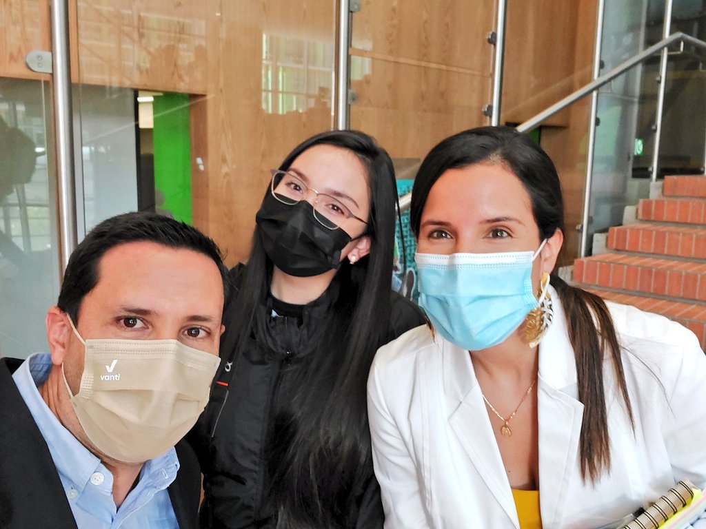 A_ZAPATA_A's tweet photo. Hoy tuve la oportunidad de conocer el edificio Legacy de la @UniversidadEan. Se los recomiendo, es toda una experiencia. Muy eficiente y muy inspirador; tiene certificación #LeedOro 🏅
¡Felicitaciones a su arquitecto @WilliamMcDonou! https://t.co/THD7RCoWe9