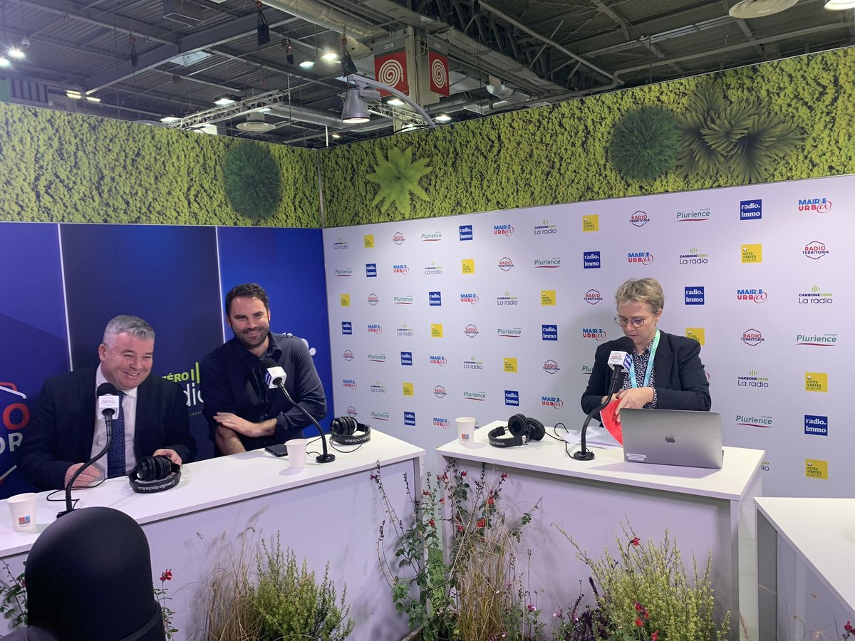 PERONLaurent's tweet photo. Sur @RadioTerritoria avec Julien Cabon de @TydeoV pour témoigner sur la place de la vidéo dans la communication des collectivités.
#congresdesmaires
#communicationvideo https://t.co/yjeQaOs8NR