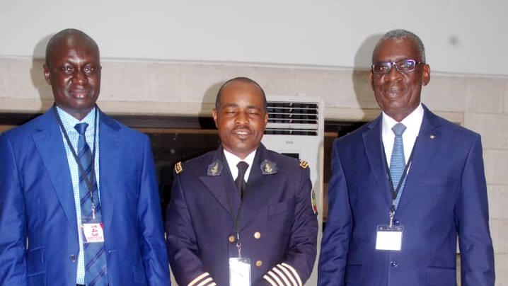 EUWeCAPS's tweet image. [#CongoBrazza🇨🇬] Poursuite de la format° WeCAPS des agents de sûreté des installat° portuaires (#ASIP/#PFSO) au code #ISPS
Obj pr les stagiaires
🔹Etablir &amp;amp; maintenir à jour le plan de #sûreté de l’installat° portuaire
🔹Mettre en œuvre le plan de sûreté de l’installat° portuaire