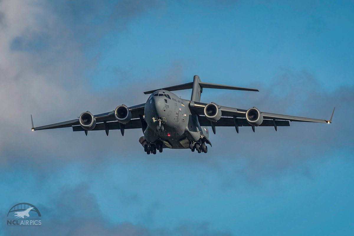 NCLairpics's tweet photo. 🇬🇧 @RoyalAirForce @RAFBrizeNorton @99Sqn @BoeingDefense C-17 Globemaster ZZ175 “ASCOT837” With some approaches on finals to @NCLairport for crew training. #Aviation #AVGeek #99SQN https://t.co/GQhYe48nCg