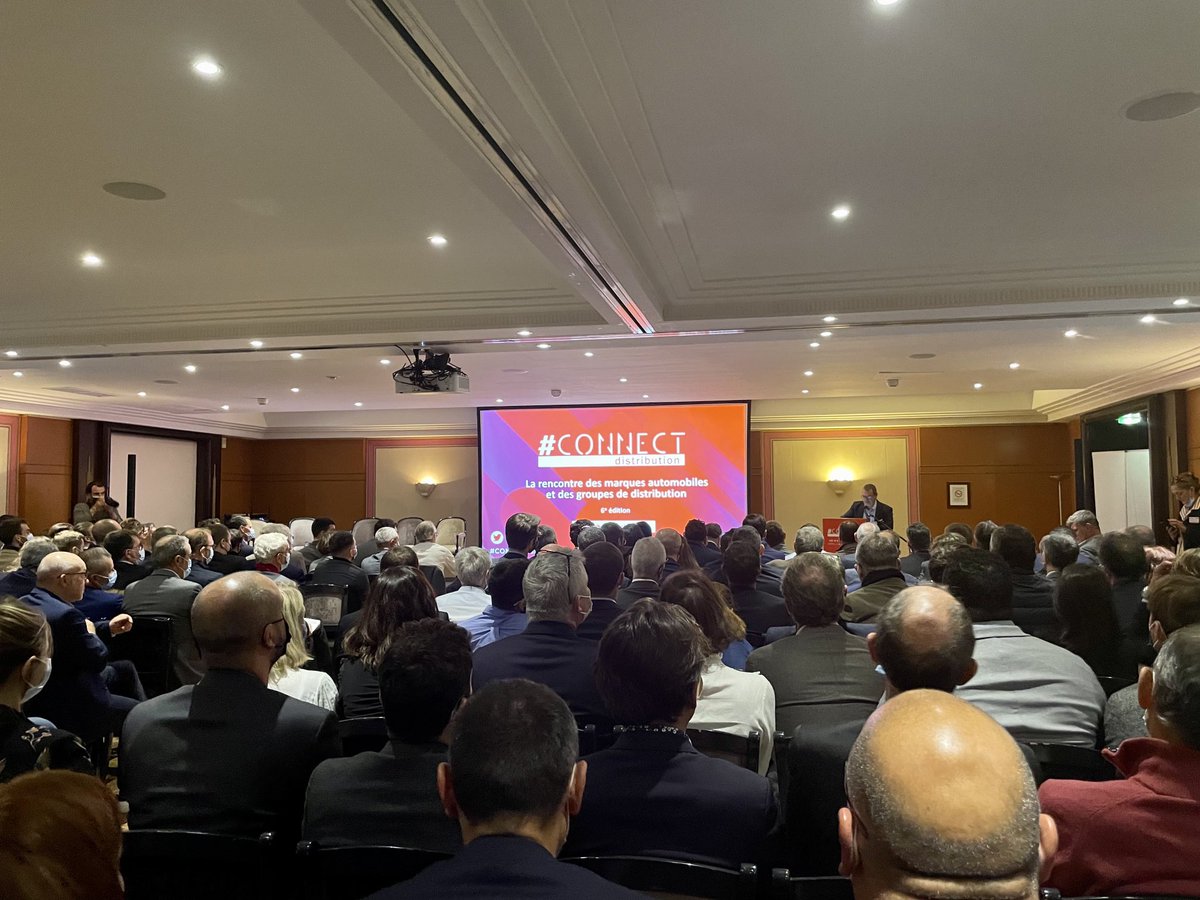 esf57's tweet photo. Début de #connectdistribution une salle remplie comme jamais ! Avec la participation de @cgifinance Une raison ? Non plusieurs. #contrats #electrification #concessionnaires #occasions https://t.co/OcBSwxPDmN