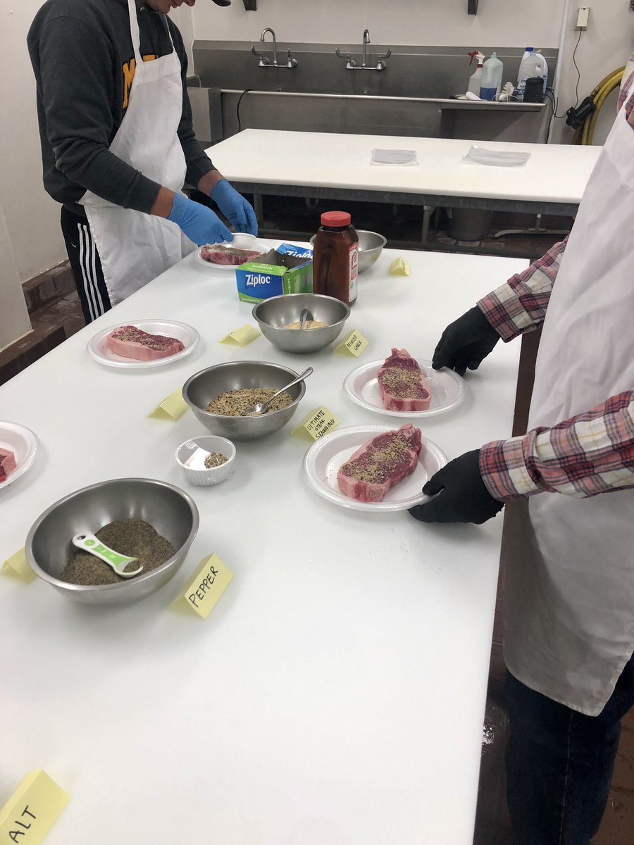 MizzouMeatLab's tweet photo. Our first #SteakNight was a huge hit!!  If you are a University club or organization contact us to schedule! https://t.co/wD0yBOT4KB