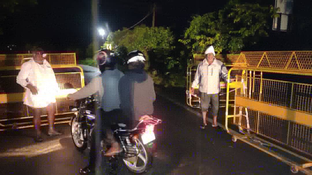Gudibanda_town's tweet photo. Gudibande chikkaballapura road closed https://t.co/K9qBxiW2qI