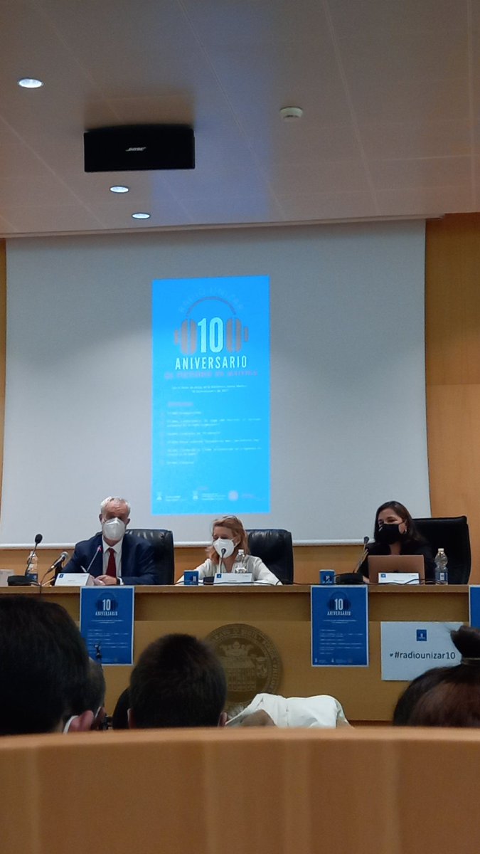 elisss____'s tweet photo. En el salón de actos de la Biblioteca María Moliner se está celebrando el décimo aniversario de @RadioUnizar !!!! #radiounizar10 #proycom 💬🎙 https://t.co/Dvpjax9mqI