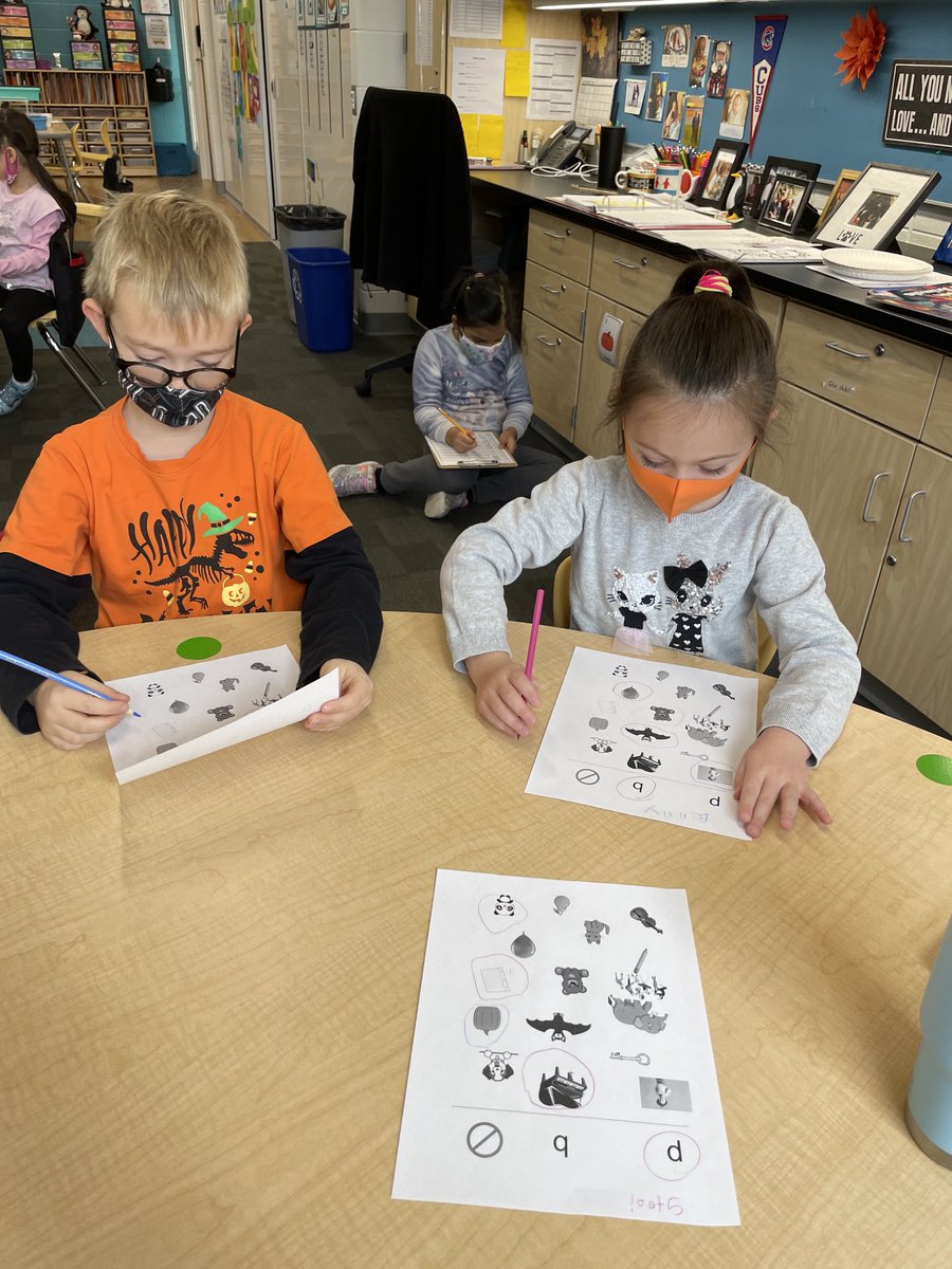 The penguin class is learning a new Kagan structure to practice sounds #D96WillowGrove #Kagan #inspire96