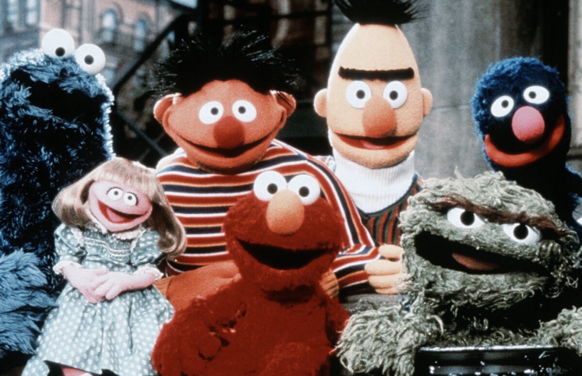 retrochenta's tweet photo. Hoy hace 36 años que Elmo apareció por primera vez en "Sesame Street". https://t.co/YTXQ2WFyG2