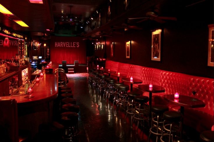 ilizzyy_'s tweet photo. 𝐒𝐨𝐛𝐞𝐫 !¡𝐉𝐎𝐄𝐒𝐀𝐑 𝐚𝐮 

onde joui é convidado para uma boate e acaba encantado pelo barman que trabalhava ali

ou

onde césar, barman de uma casa noturna, se vê pela primeira vez sendo cantado por um homem durante o trabalho

#OShippParanormal #Joesar https://t.co/DBOmsHqLNf