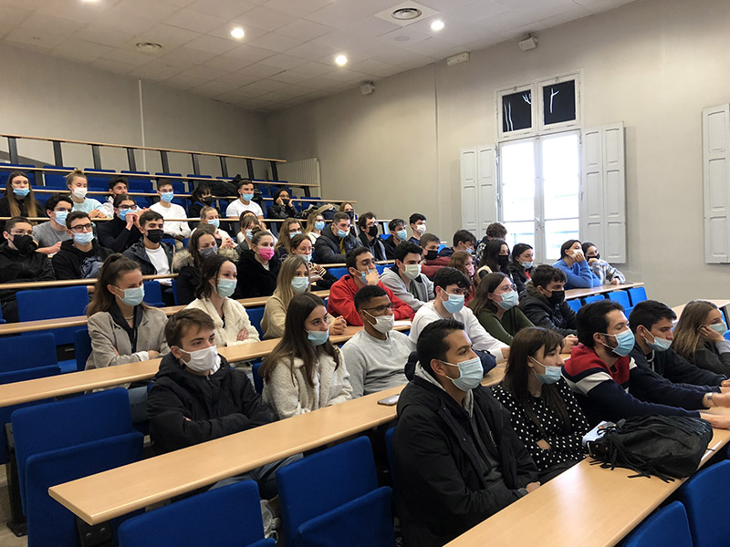 Cpge_EC_Tarbes's tweet photo. Merci à @Said_Assar professeur à
@imt_bs pour son intervention devant nos étudiants de #prepaec sur le thème "Cybersécurité, IA et transition numérique" https://t.co/ESMmZ4olb9